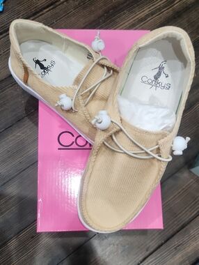 Corkys Kayak - Corduroy Tan